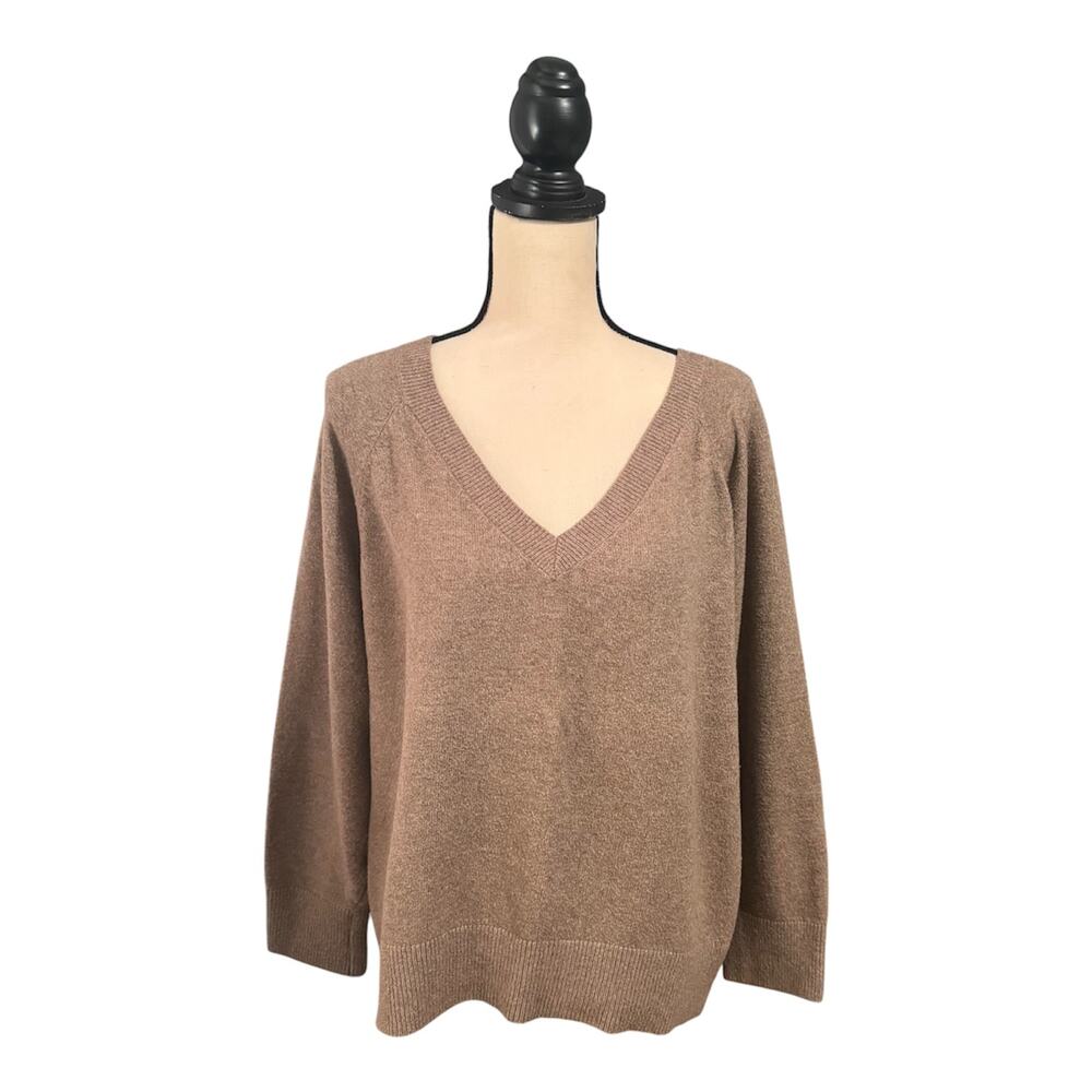 Old Navy BUNDLE 2 Women's V-Neck Sweaters Sz L Soft Cozy Layering Closet Staple - Picture 2 of 7